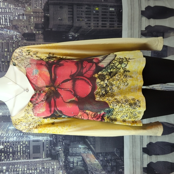 32. Appropriate Behavior sz L Long Sleeve Studded Floral Lace Accent Top - Picture 1 of 7